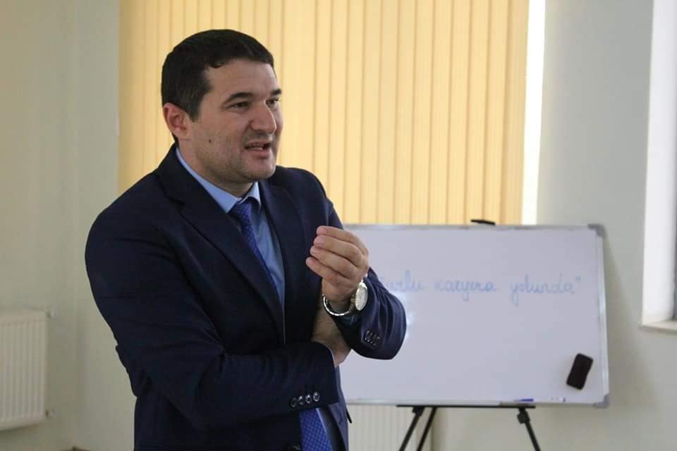 Müdir müavini Pərvin Ağasiyev “Hunday” ilə piyadanı vurdu...