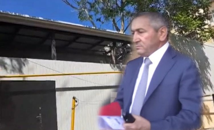 Bakıxanov qəsəbəsində ağaclar kəsilib?: Hacı Rasim Nəbiyevin qanunsuz obyekt tikintisi…. -
